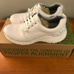 White Nurse Mates Align